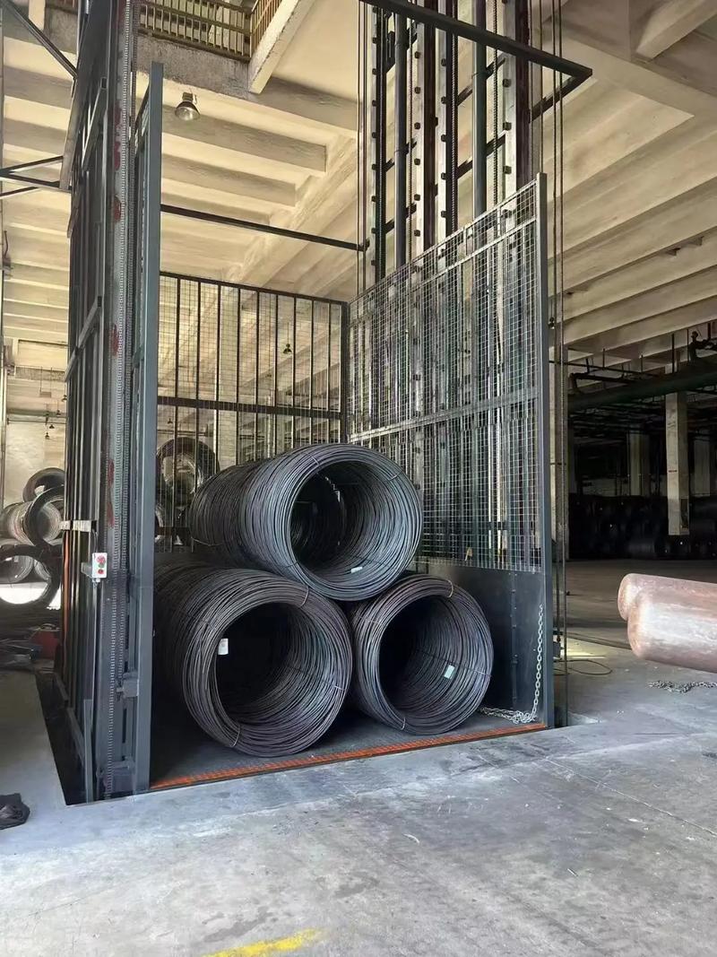 施工簡易升降貨梯特點_店鋪小如何做升降貨梯_簡易升降貨梯原理