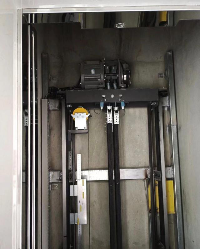 曳引背包電梯展示③