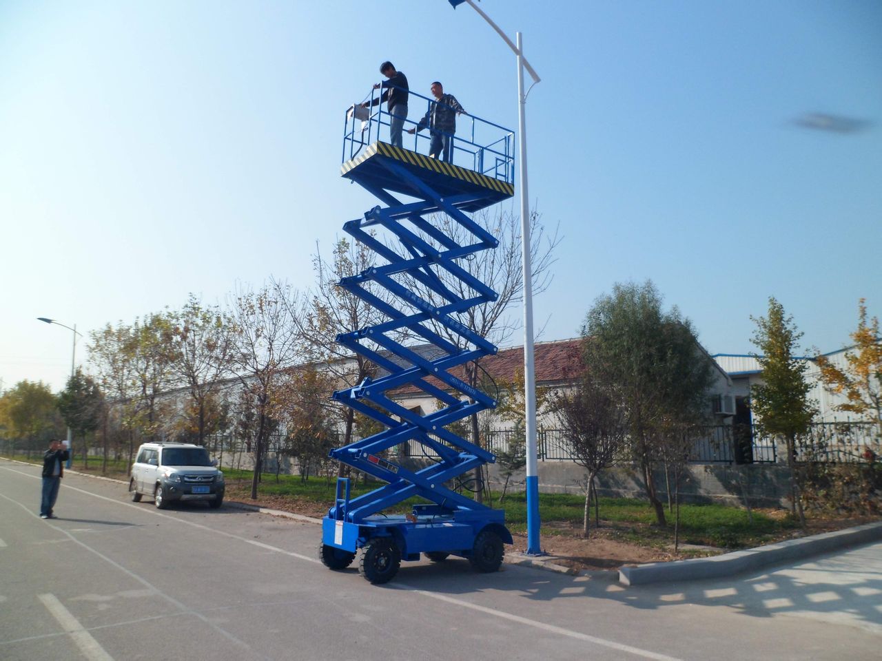 自行走升降機1